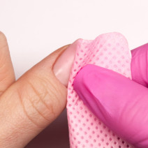 Bezprašné perforované vatové tampóny na nechty ružové 5x5 cm, 200 ks